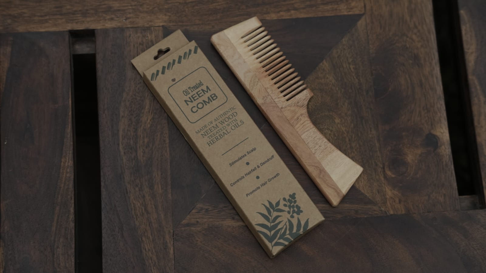 EcoDrops Oil Treated Neem Comb – With Handle — view 2