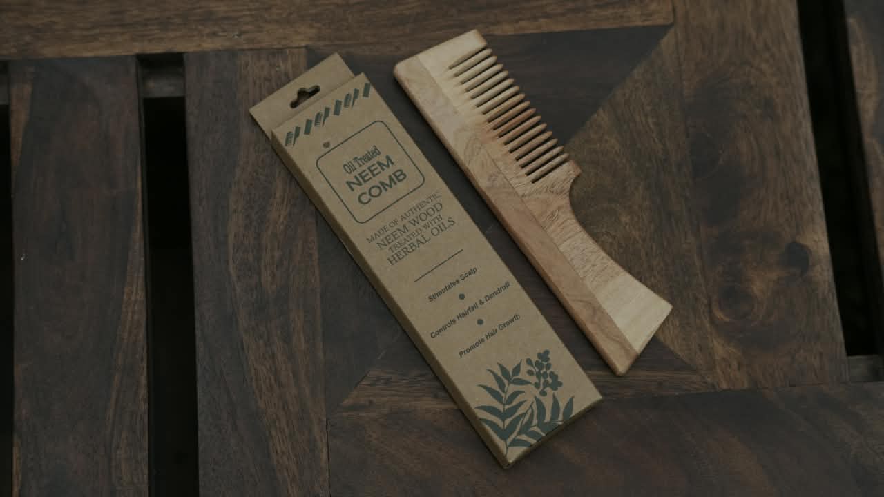 EcoDrops Oil Treated Neem Comb – With Handle — view 4